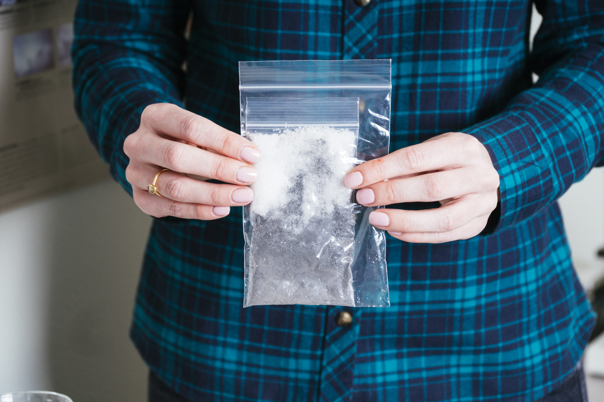 How to Make DIY Hand Warmers instant hot hands with science!