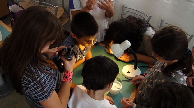 Inspiring Future Scientists with the Power of a Digital Microscope